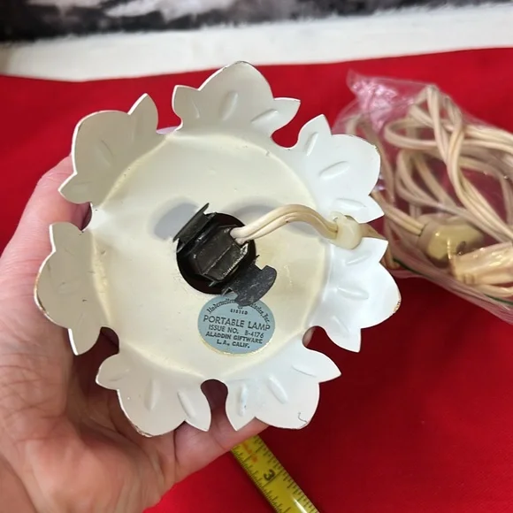 Vintage Aladdin Giftware Baby On Flower Nightlite - Picture 5 of 6